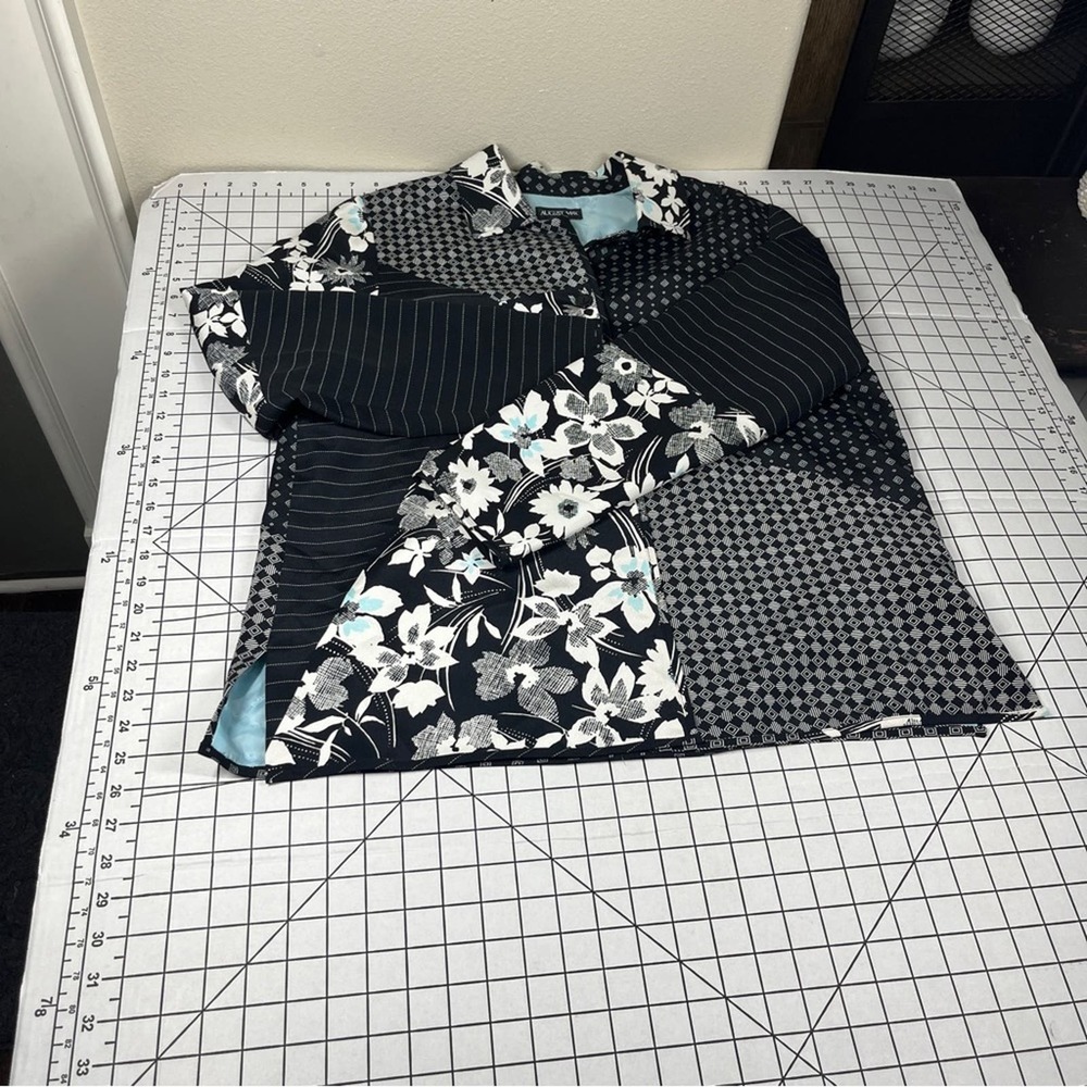 August Max Silk Floral Patchwork Pattern Button D… - image 8